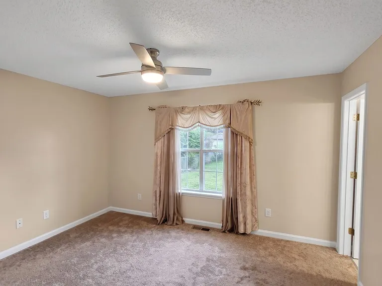 314 Beverly St — Photo 11