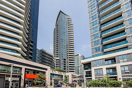7171 Yonge St Photo 1