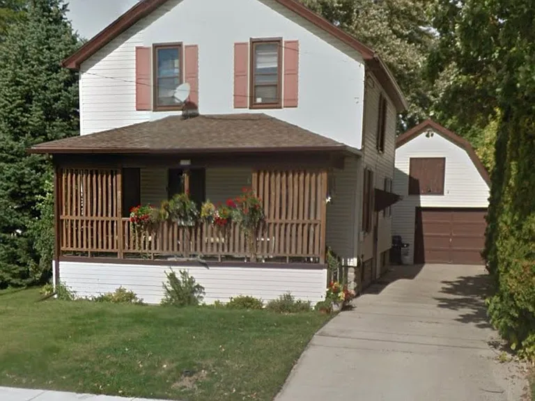 W 10th Ave — Photo 9