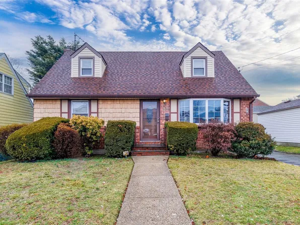 138 Hughes, Albertson, NY 11507