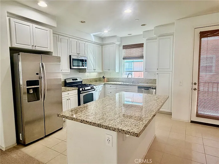 6 Quinn Way — Photo 2