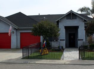 6536 Walnut Haven Dr, Hughson, CA 95326