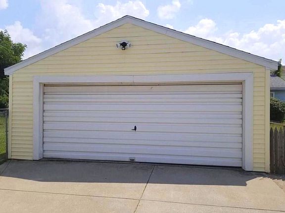 3rd image of 243 Halstead Ave