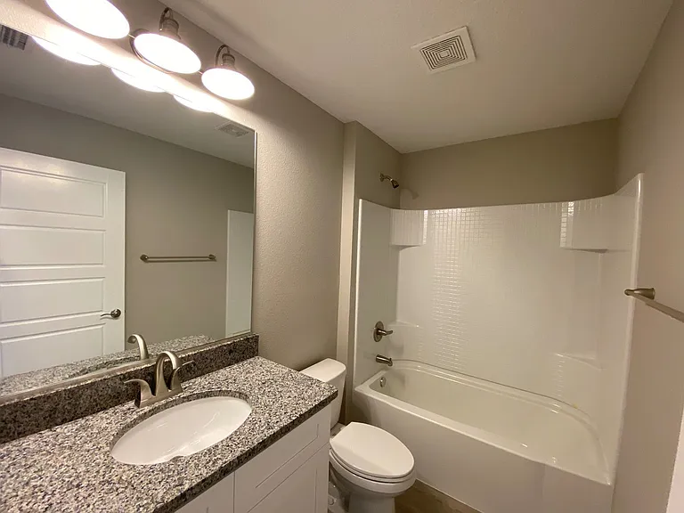 137 Juniper Loop Cir — Photo 23