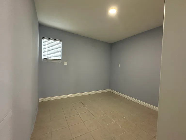 Noel Dr — Photo 7