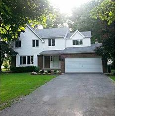 111 McIntosh Dr, Lockport, NY