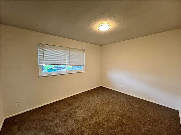 3rd image of 10737 Hallwood Dr