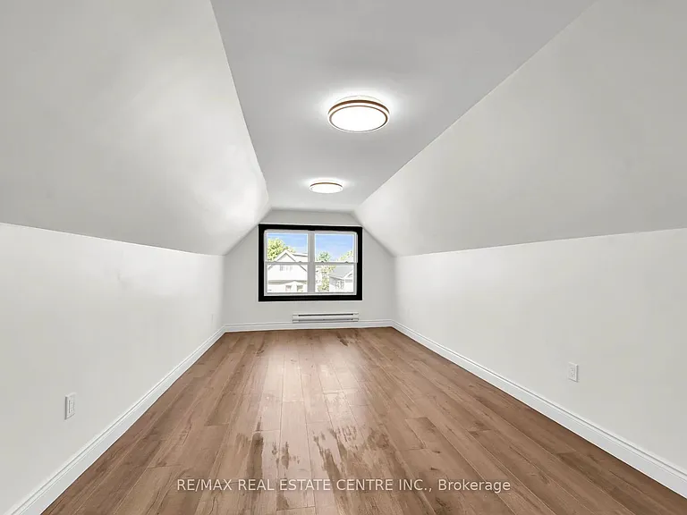 68 Kinrade Ave — Photo 10