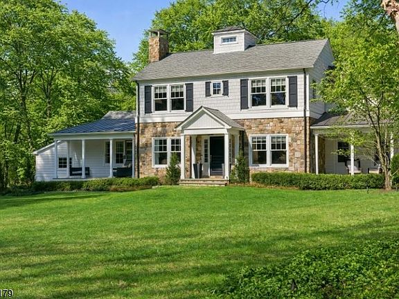 2nd image of 54 BERTA PLACE