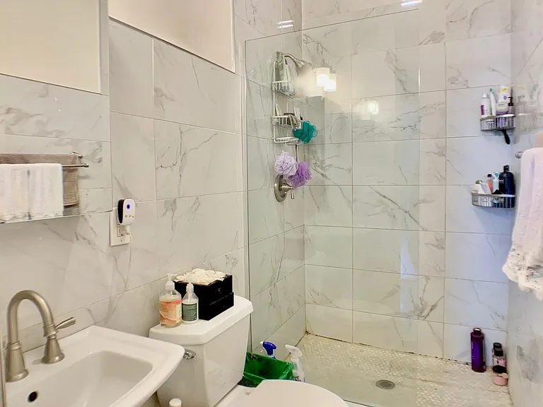 1131 Washington St #7 — Photo 14