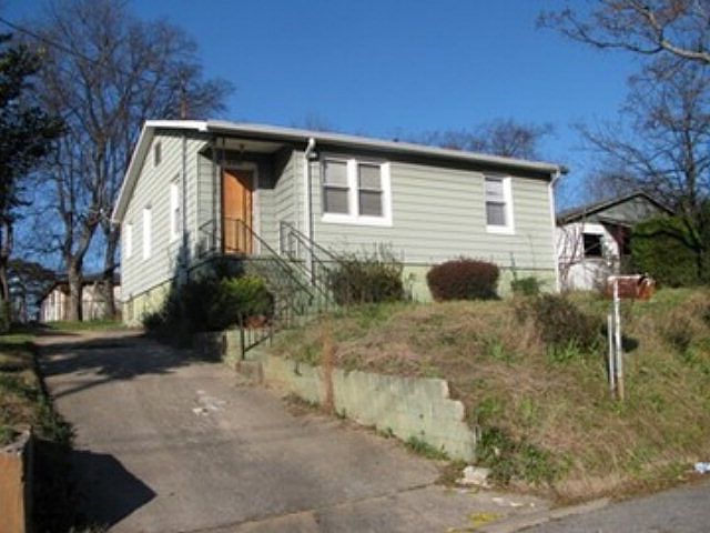 2nd image of 2377 Monroe Ave