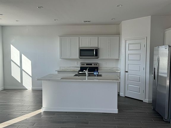 3rd image of 48572 N DURAN Way