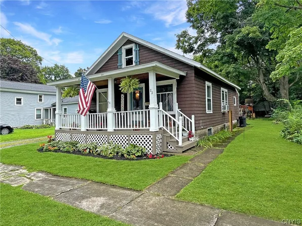 22 Mechanic St, Phoenix, NY 13135