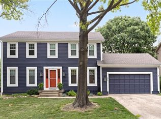 9800 W 115th Ter, Overland Park, KS 66210