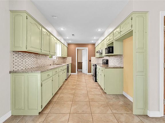 5th image of 1020 Jennifer Ln