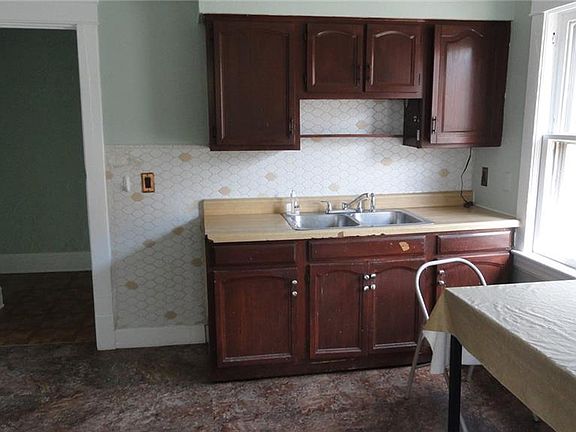 3rd image of 3576 W 63rd St #Up