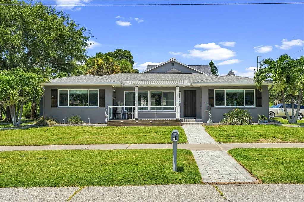 3 bed, 2.5 bath, 1964 sqft, $5,500 — Photo 1