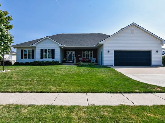 4609 Ashwood Dr, Urbandale, IA 50322