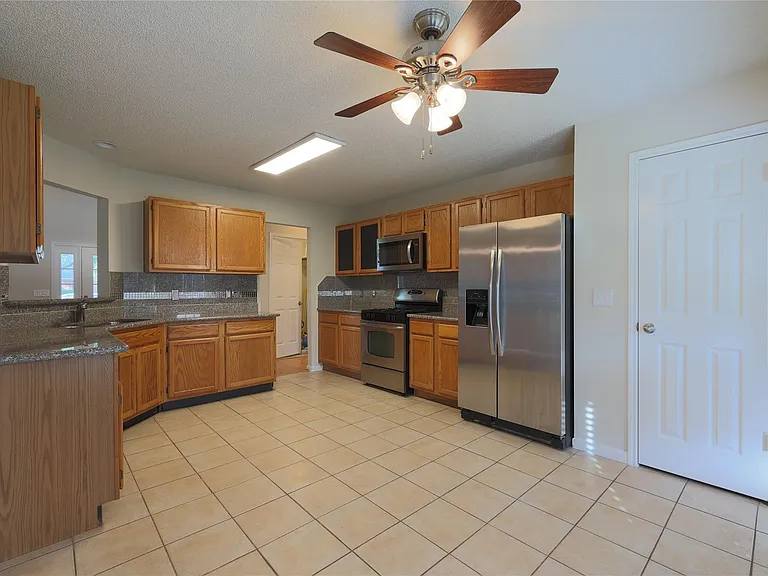 10015 Red Wolf Ln — Photo 21