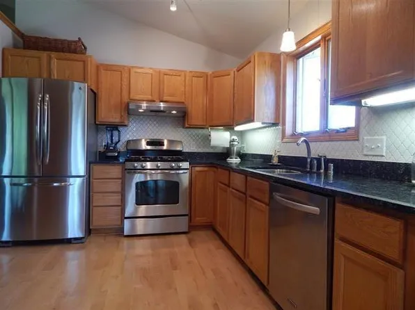 987 N Thompson Rd, Sun Prairie, WI 53590