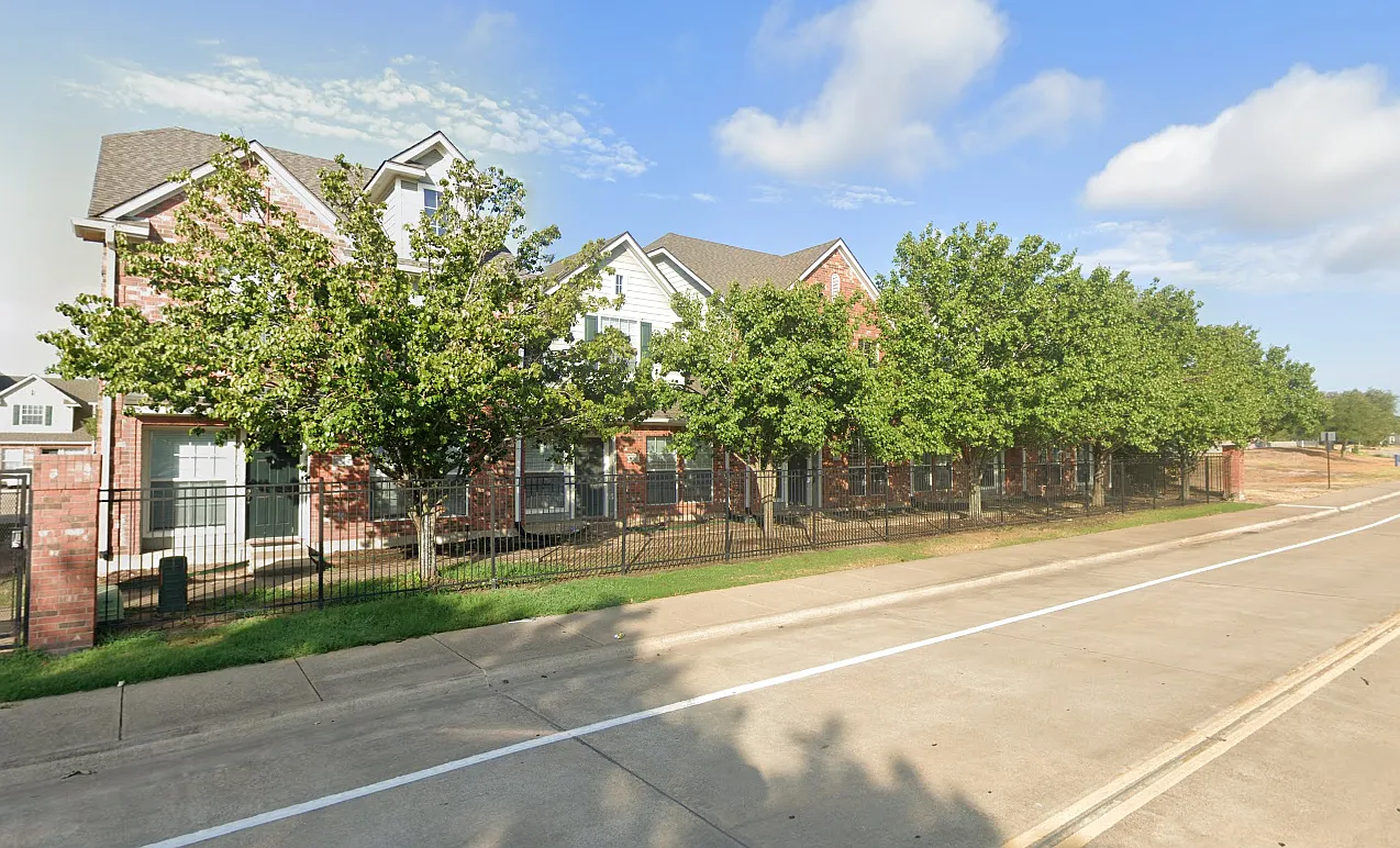 4 bed, 1560 sqft, $1,600 — Photo 1