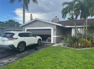 9505 NW 46th St, Sunrise, FL 33351