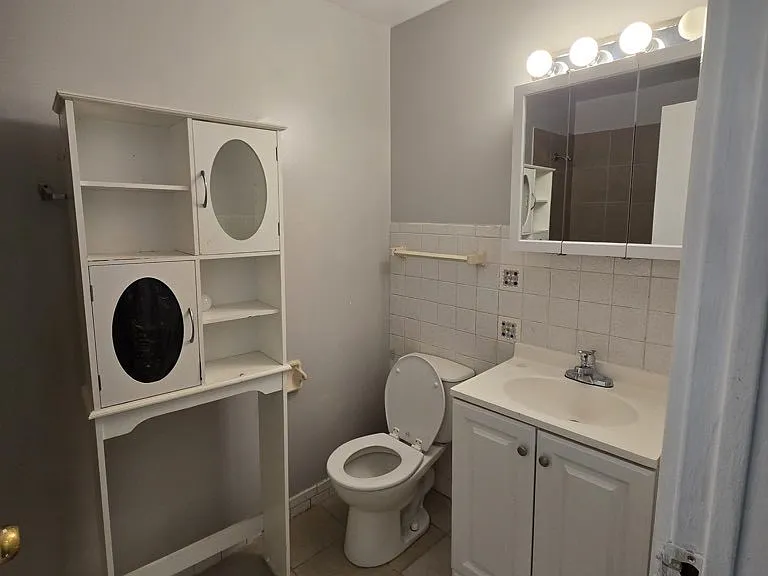 7530 S Saginaw Ave #3A — Photo 5