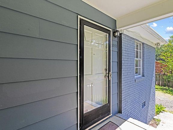 3rd image of 3032 Rosebriar Dr