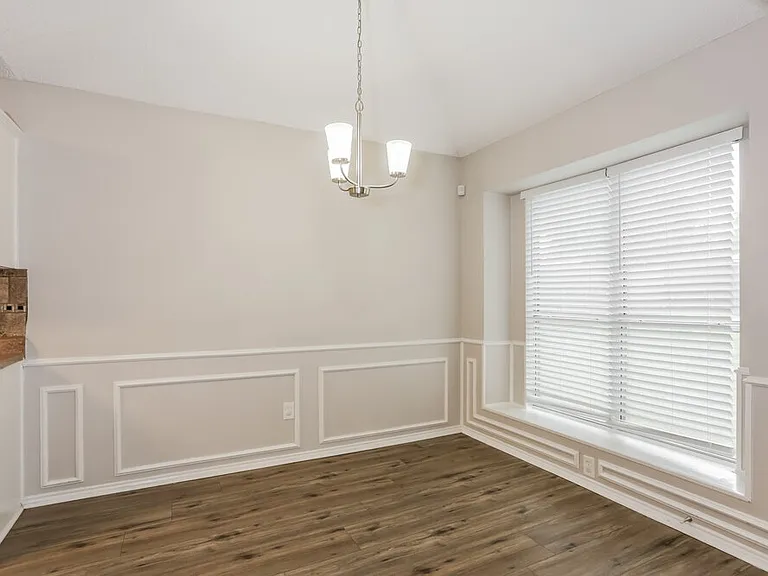 9004 Willoughby Ct — Photo 6