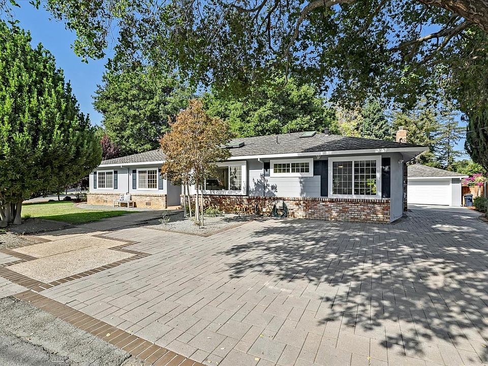 1st image of 1211 Heritage Ct