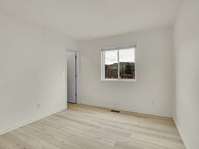 8065 Eagleview Dr — Photo 19