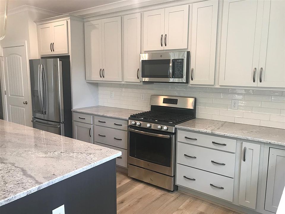 2nd image of 170 Deacon Ridge Lane Cres #35