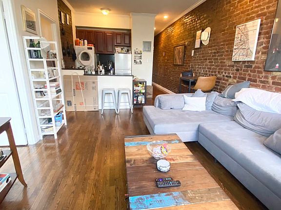 3rd image of 238 E 14th St #4K