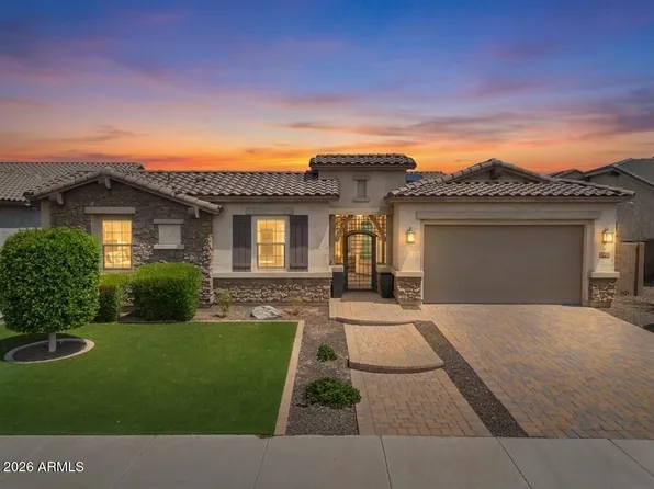992 E PARKVIEW Drive, Gilbert, AZ 85295
