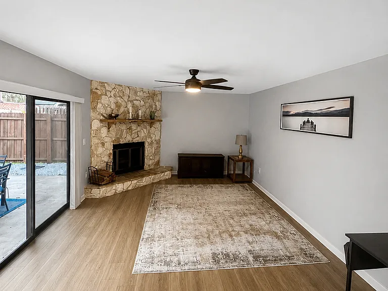 1696 S Park Ave — Photo 4