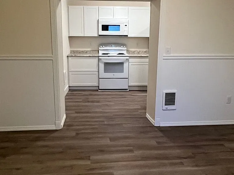 1827 W Riverside Ave — Photo 3