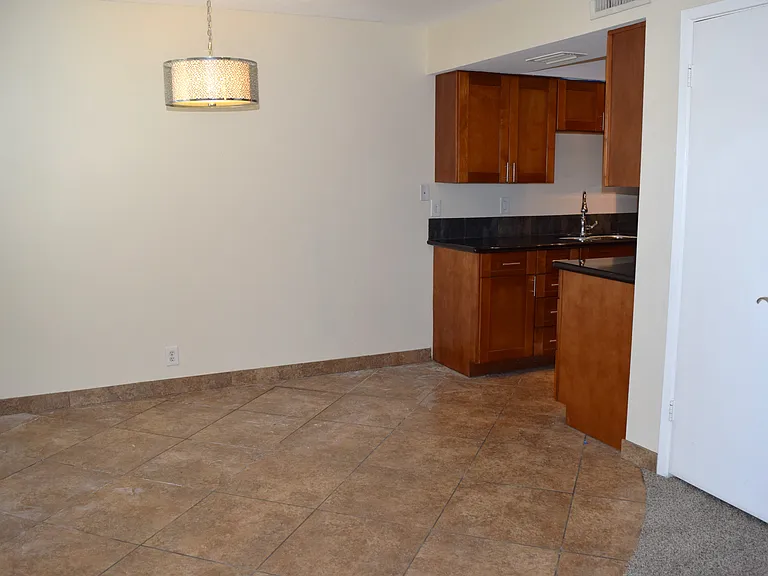286 W Palomino Dr #2 — Photo 5