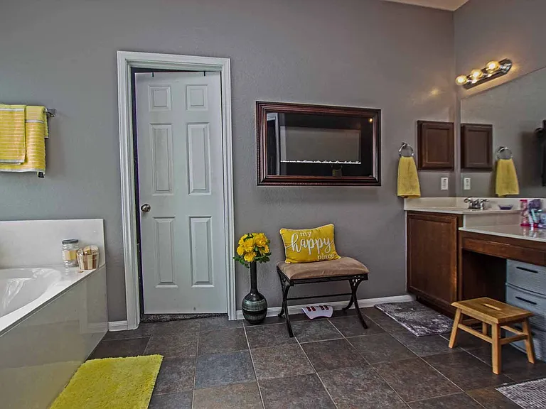5809 Calc Stone Dr — Photo 13