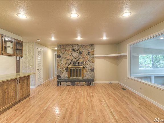 4th image of 7519 Titus Ct SE
