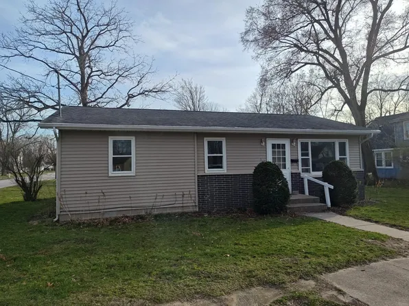 308 E Delaware St, Knox, IN 46534
