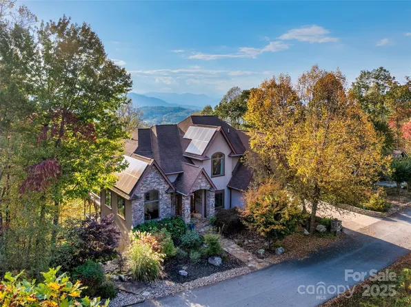 48-56 Chimney Crest Dr, Asheville, NC 28806