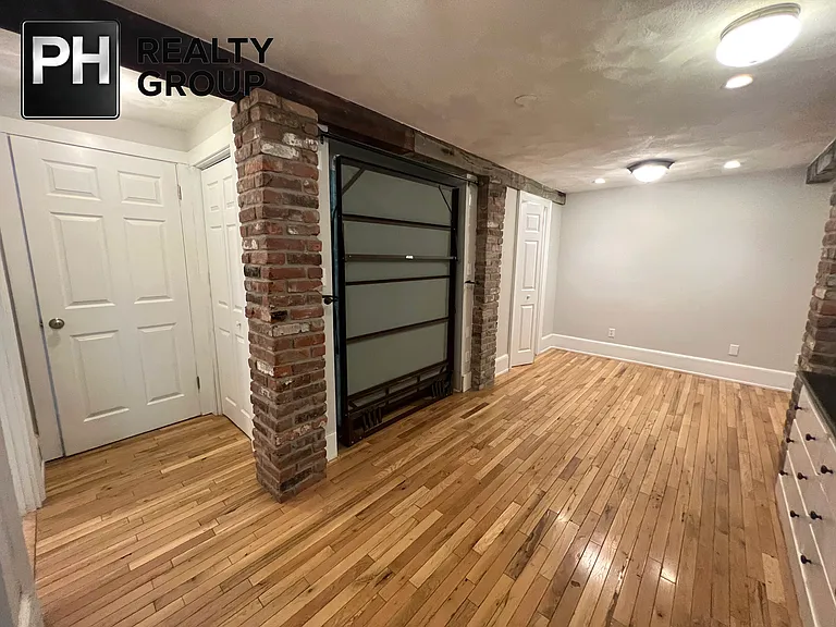 39 Highland Ave — Photo 23