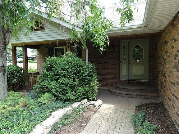4th image of 8998 Bellefontaine Rd