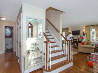 468 Brooklyn Blvd, Brightwaters, NY 11718