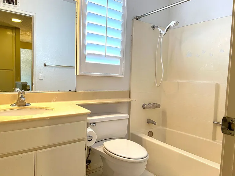 1349 Crestmont Dr — Photo 28