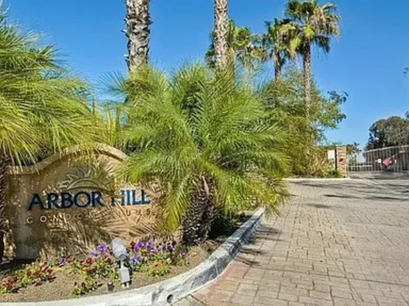 432 Edgehill Ln, Oceanside, CA