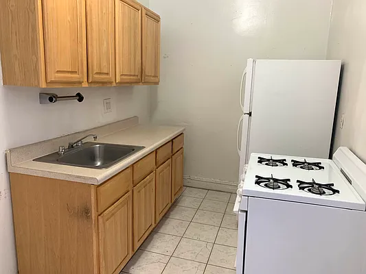 Rented by Tapiro Realty | media 20