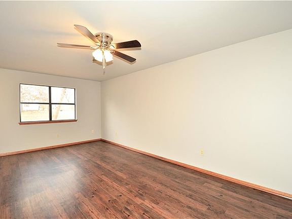 4th image of 250 N Madison St APT A
