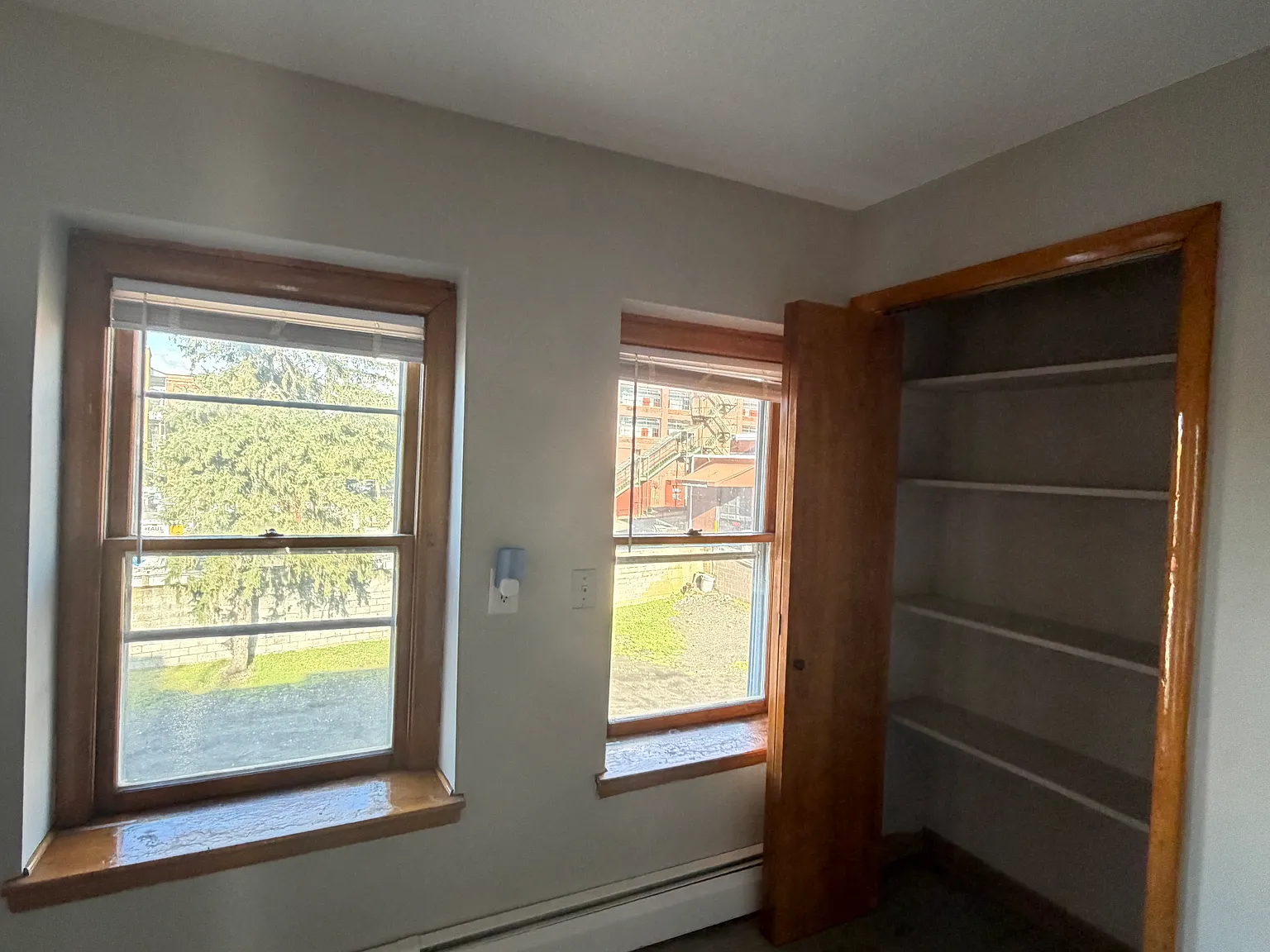 1 bed, 1100 sqft, $1,575 — Photo 2
