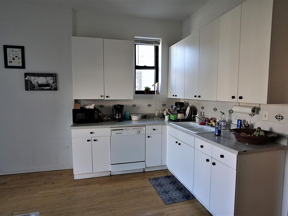 1st image of 857 N Marshfield Ave #2F